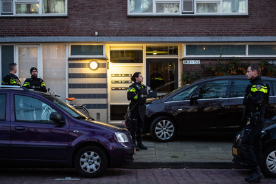 910845 Gezicht op het Oudenoord nummers 140-152 te Utrecht, na de tramaanslag van 18 maart 2019. De verdachte van de ...